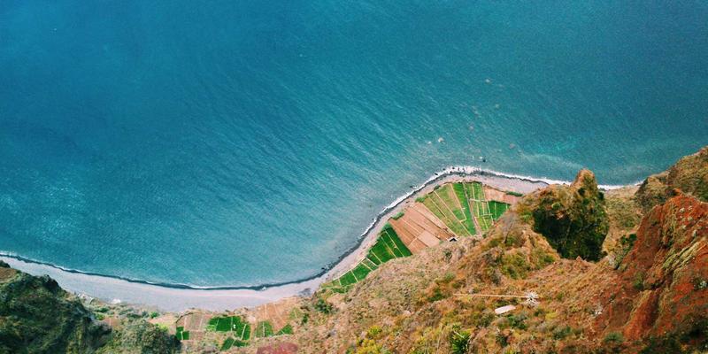 南美旅行指南：揭秘Grimapilura网络如何守护复活节岛摩艾石像的微气候与游客影响监测
